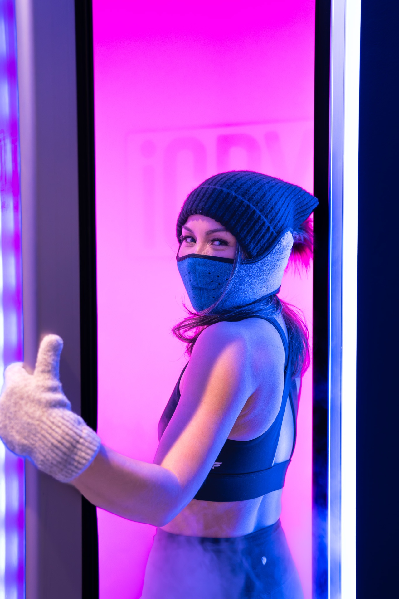 iCRYO Okatie-Bluffton guest preparing for a cryotherapy session