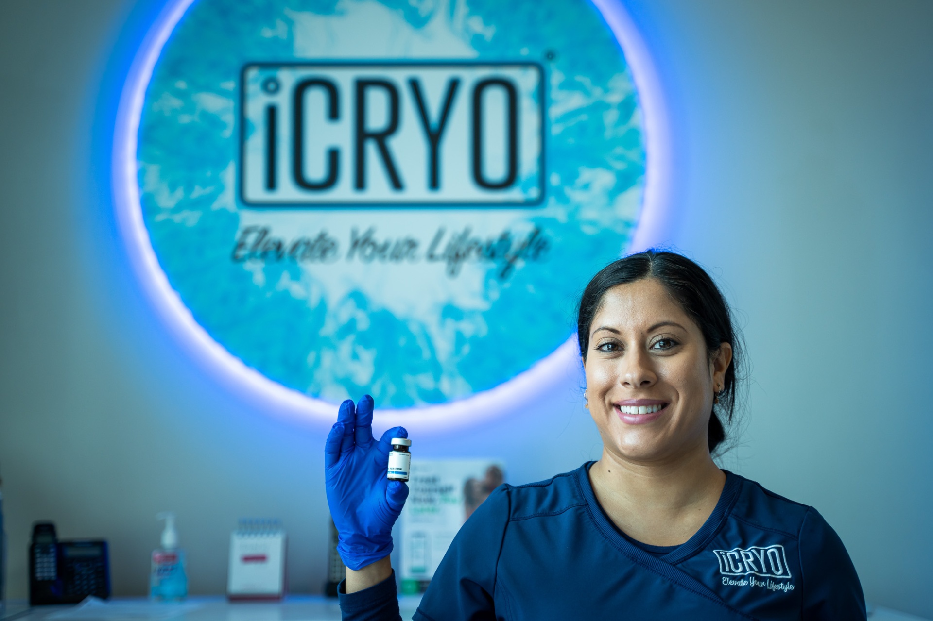 iCRYO Okatie-Bluffton RN prepping an IM vitamin injection