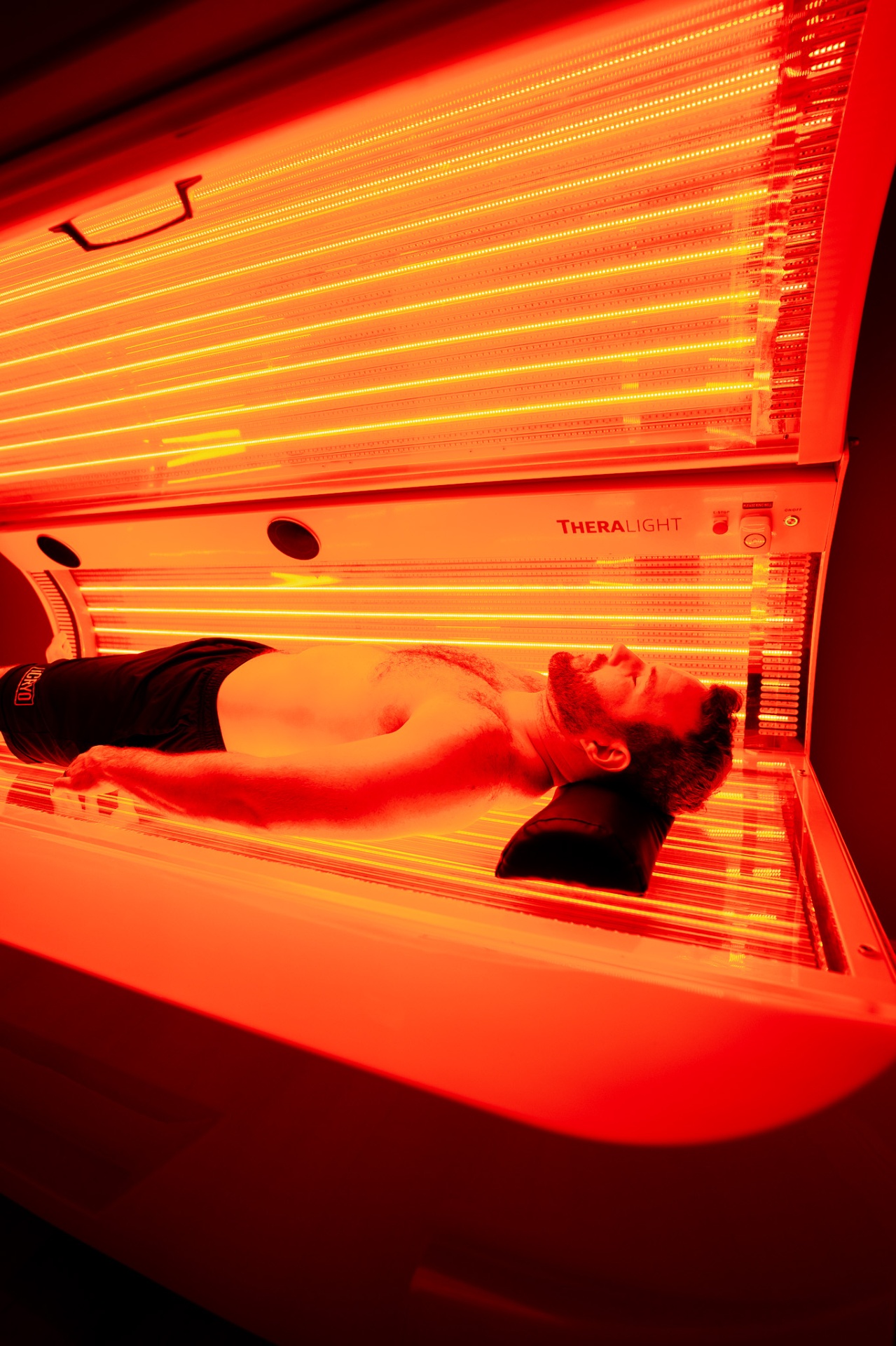 Red light therapy bed at iCRYO Okatie-Bluffton